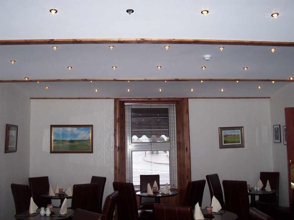 Corner Hotel Carnoustie Buitenkant foto