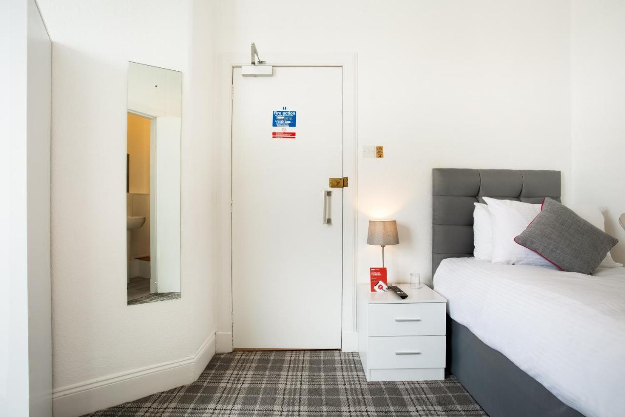 Corner Hotel Carnoustie Buitenkant foto